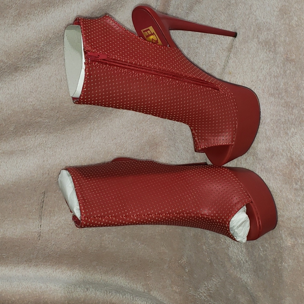 FRH Heel Bootie with peep toe and back heel out, Red, size 7.5